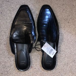 Women’s 11 wide faux croc mules from a new day at target. Black.